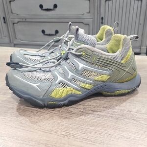 Ecco Women's Athletic Sneakers in Light Gray and Yellow